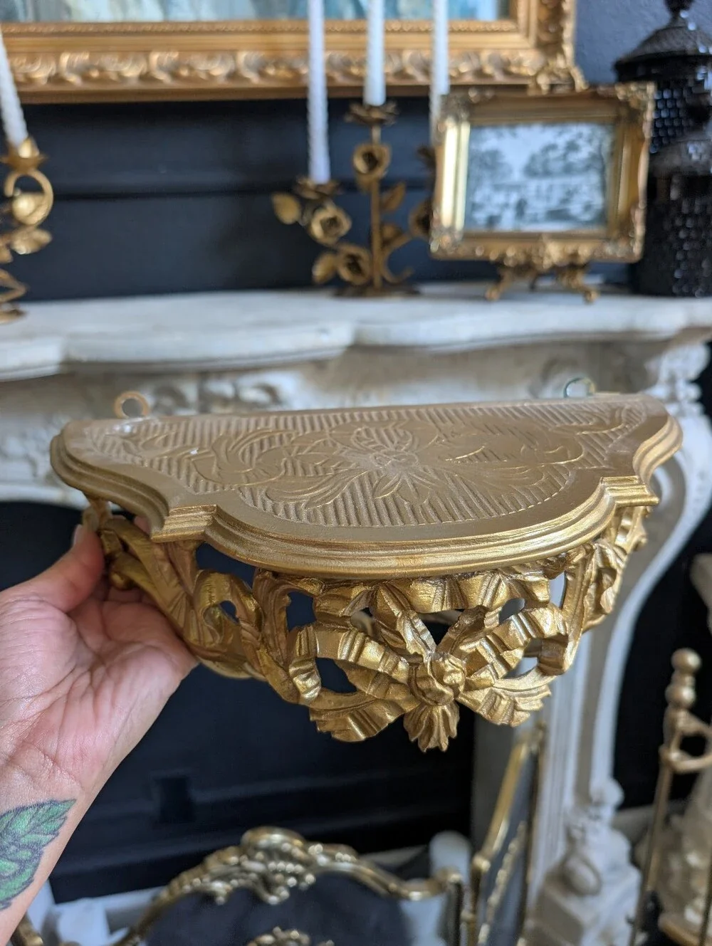 Vintage Italian Gold Hanging Wall Shelf Console Scrolling Acanthus Gold Plastic